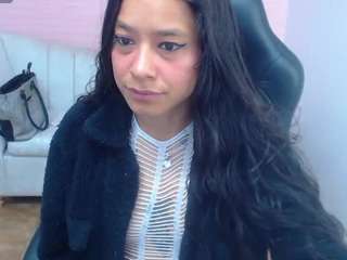 amaia-t's CamSoda show and profile