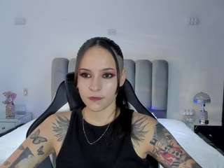 Live webcam model annyy-thompson on Soda Cams