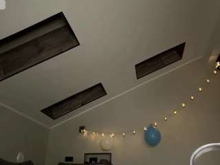 Kira live cam preview