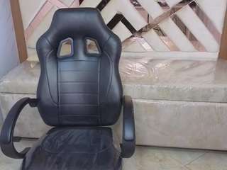 clhoe-b's CamSoda show and profile