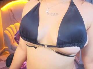 CLHOEBOOBS live webcam show