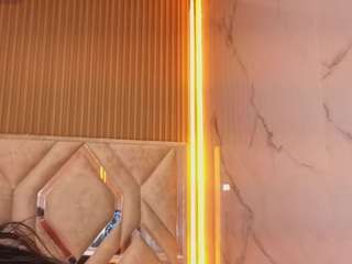 Live webcam model cloe-evans-tx on Soda Cams