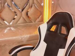 Live webcam model cloe-evans-tx on Soda Cams