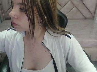 le modèle eco-deluna-v est en webcam porno dans un show sur le site camsoda, il possède les tags suivants: blowjob,brown eyes,thin,tattoos,spanking,skinny,sex toys,pussy,orgasm,no smoking,no drinking,nipple piercings,natural,naked,foot fetish,flashing,fingering,feet,facial piercings,erotic dance