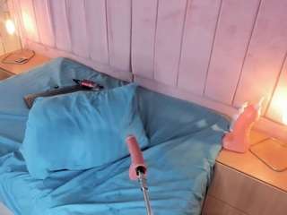 hillary-collins live cam profile