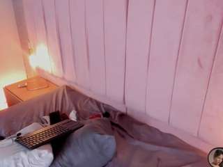 hillary-collins Live Webcam on CamSoda