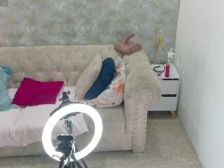 Lilith live webcam show