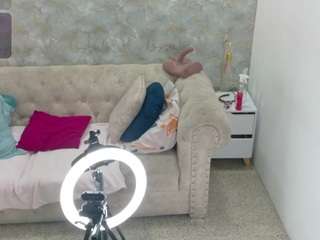 Lilith live webcam show