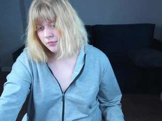 luna-c0ra, recent webcam model, live from Camsoda