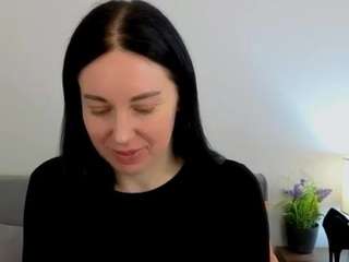 miaseductive Live Webcam on CamSoda