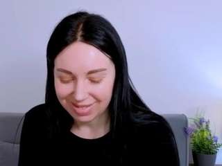 miaseductive's CamSoda show and profile