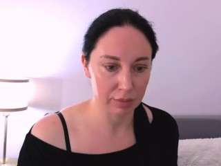 miaseductive Live Webcam on CamSoda