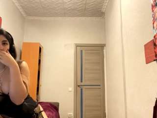 raeanngoar live cam profile