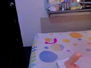 Live cam show with salem-rosee