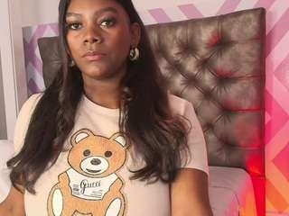 Live webcam model tayrasiny on Soda Cams