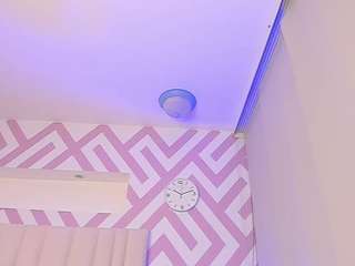 tayrasiny's CamSoda show and profile