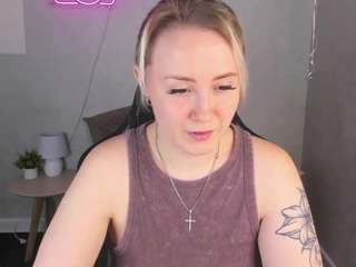 Live webcam model elsa-roberts on Soda Cams