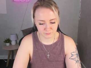 Live webcam model elsa-roberts on Soda Cams