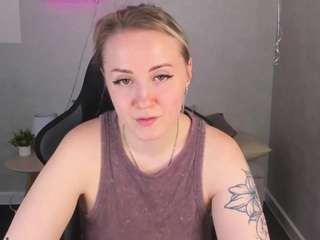 Live webcam model elsa-roberts on Soda Cams