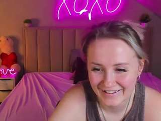 le modèle elsa-roberts est en webcam porno dans un show sur le site camsoda, il possède les tags suivants: anal,public,horny,joi,lush,moaning,naked,natural,nature,oil,orgasm,sex toys,foot fetish,sexy,shaved pussy,skinny,squirter,strip,striptease,tattoos