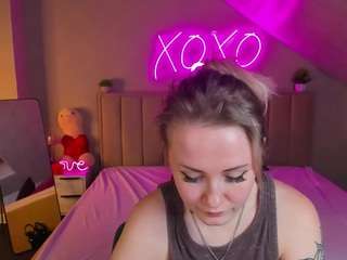 Live webcam model elsa-roberts on Soda Cams