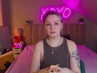 Live webcam model elsa-roberts on Soda Cams