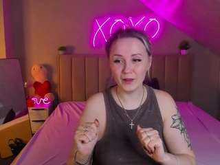 Live webcam model elsa-roberts on Soda Cams