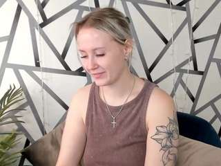 Live webcam model elsa-roberts on Soda Cams