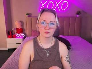 elsa-roberts live cam profile
