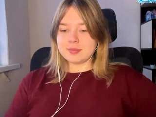 idafripp's CamSoda show and profile