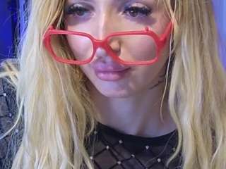 karmaarms's CamSoda show and profile