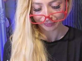 karmaarms's CamSoda show and profile