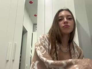 lonalardin's CamSoda show and profile