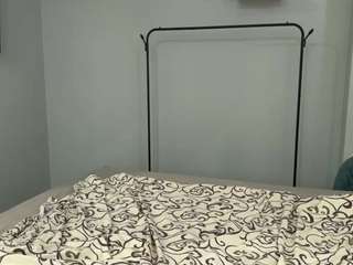Live cam show with LonaLardin