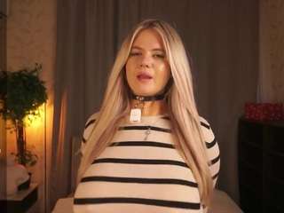 Live webcam model mechelleschirmer on Soda Cams