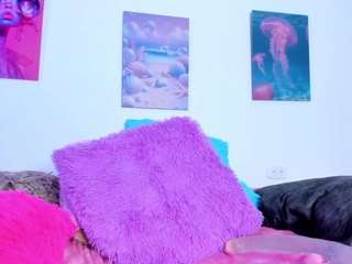 Live webcam model melody-keaton on Soda Cams