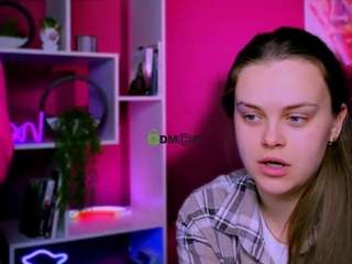 rachel-hot1's CamSoda show and profile