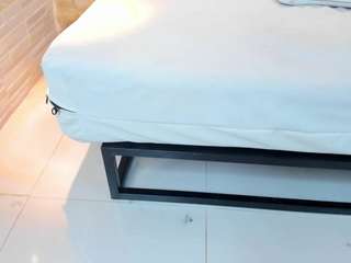 aitana-cole's CamSoda show and profile