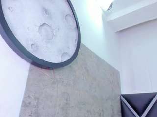 harmony-01's CamSoda show and profile