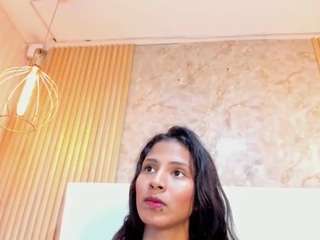 Live webcam model junahyl on Soda Cams