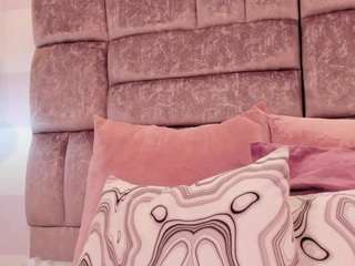 mia-quinn live cam profile