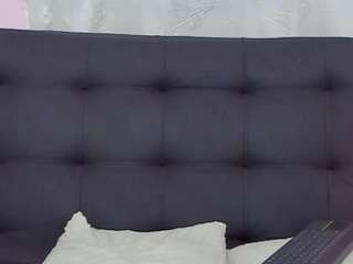 sarah-deluca live cam profile