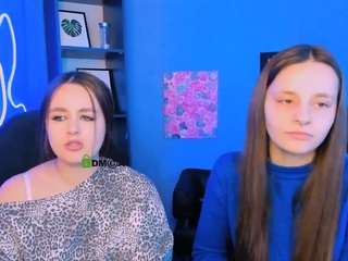 lola-shyy webcam camsoda model stream image