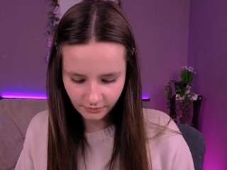 lola-shyy Live Webcam on CamSoda