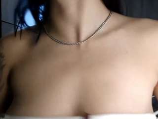 loretalouria webcam