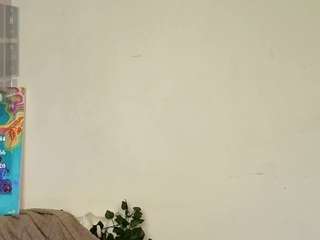 delay-lalea live webcam show