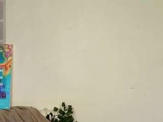 delay-lalea live webcam show
