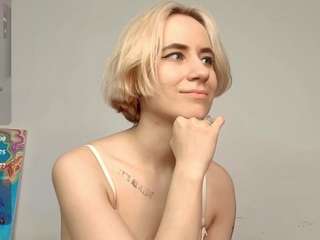 DELAY-LALEA live webcam show