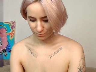 DELAY-LALEA live webcam show