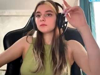 Live webcam model kelsienoggle on Soda Cams